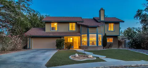 3810 Gem Ct, Lancaster, CA 93536 photo 2