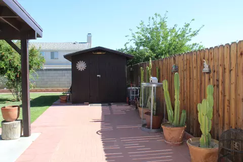2324 E Kettering St, Lancaster, CA 93535 photo 3