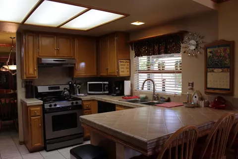 2324 E Kettering St, Lancaster, CA 93535 photo 9