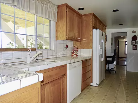 44317 13th St E, Lancaster, CA 93535 photo 5