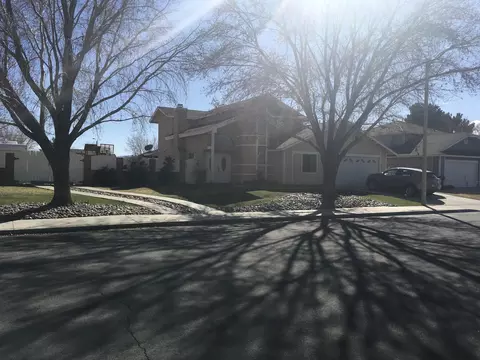 1114 Regents St, Lancaster, CA 93534 photo 1