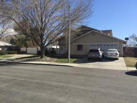 1114 Regents St, Lancaster, CA 93534 photo 4