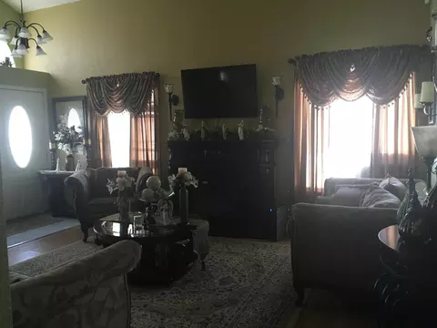 1114 Regents St, Lancaster, CA 93534 photo 8