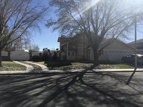 1114 Regents St, Lancaster, CA 93534 photo 3