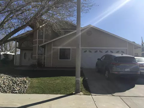 1114 Regents St, Lancaster, CA 93534 photo 2