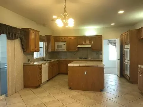 2717 End Ct, Lancaster, CA 93536 photo 31