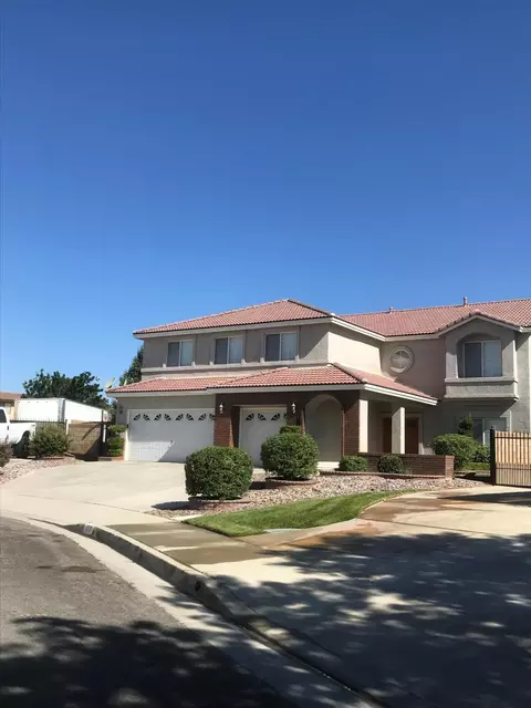 2717 End Ct, Lancaster, CA 93536 photo 2