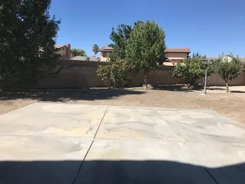 2717 End Ct, Lancaster, CA 93536 photo 4