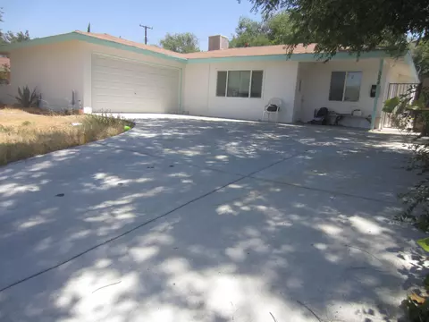 324 E Avenue R6, Palmdale, CA 93550 photo 1