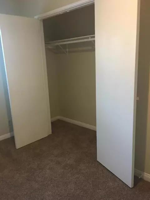 324 E Avenue R6, Palmdale, CA 93550 photo 10