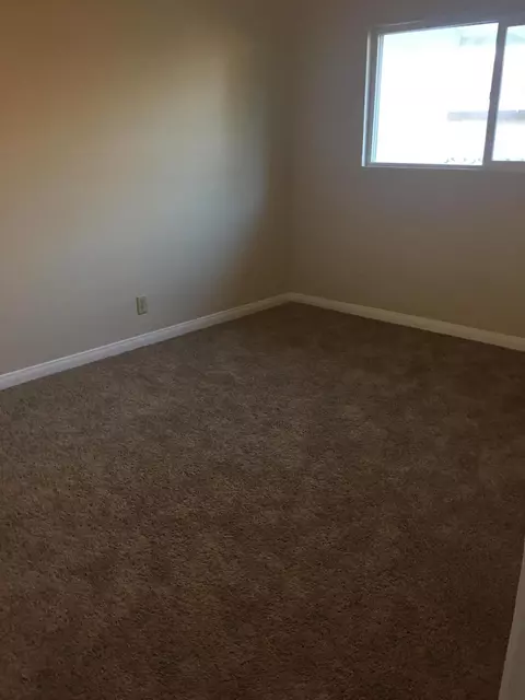 324 E Avenue R6, Palmdale, CA 93550 photo 9