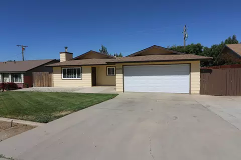 21470 Mission St, Tehachapi, CA 93561 photo 2