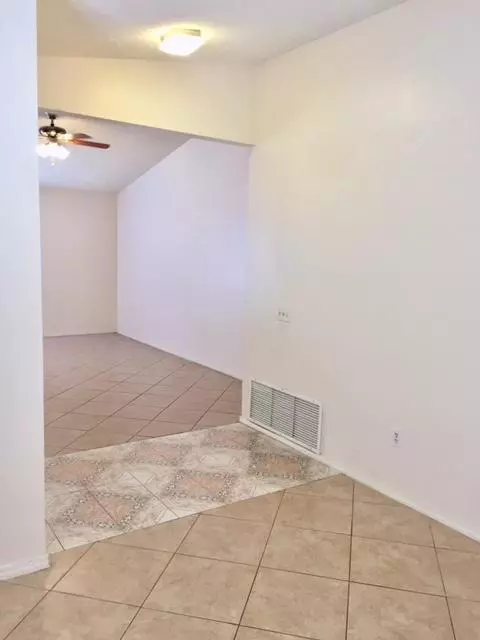 37012 32nd St E, Palmdale, CA 93550 photo 3