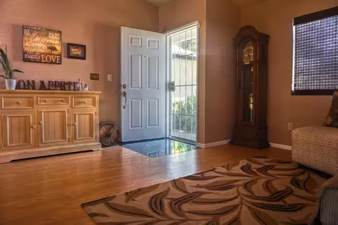 3165 Shale Rd, Palmdale, CA 93550 photo 2