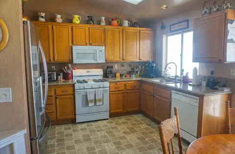 3165 Shale Rd, Palmdale, CA 93550 photo 7