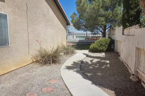 3165 Shale Rd, Palmdale, CA 93550 photo 23