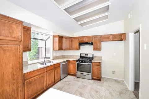 2157 Willowbrook Ave, Palmdale, CA 93551 photo 5