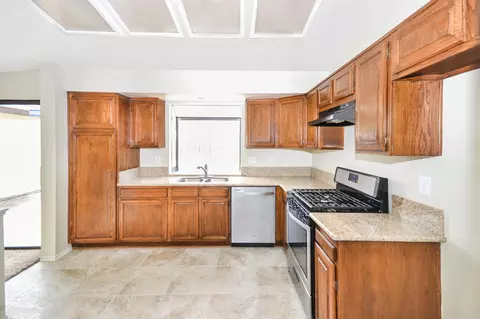 2157 Willowbrook Ave, Palmdale, CA 93551 photo 6