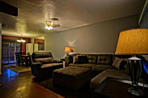 37657 E 29th St, Palmdale, CA 93550 photo 2