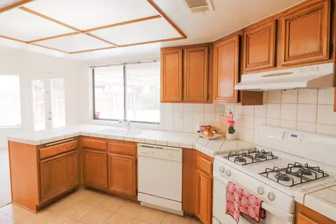 1541 E Lingard St, Lancaster, CA 93535 photo 12