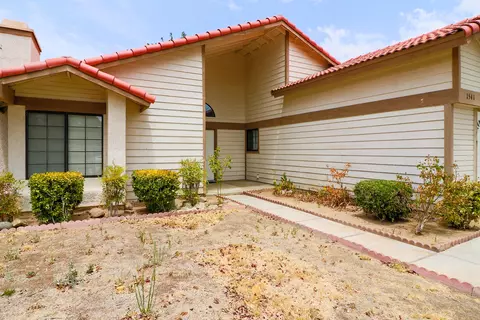 1541 E Lingard St, Lancaster, CA 93535 photo 4