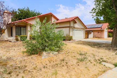 1541 E Lingard St, Lancaster, CA 93535 photo 2