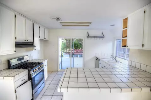 37702 Dixie Dr, Palmdale, CA 93550 photo 9