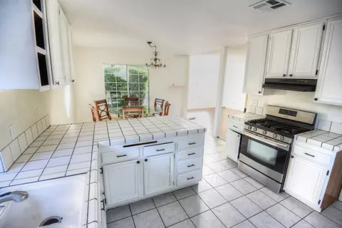 37702 Dixie Dr, Palmdale, CA 93550 photo 11