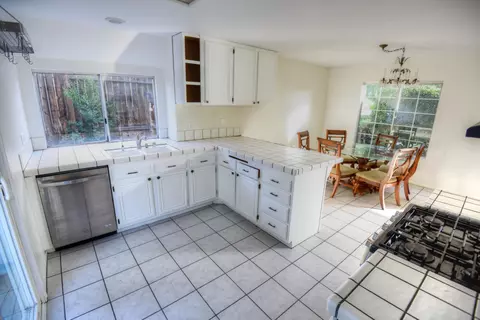 37702 Dixie Dr, Palmdale, CA 93550 photo 10