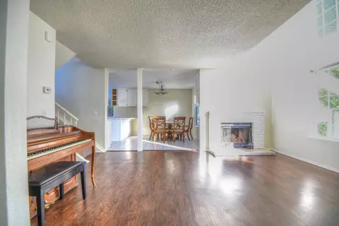 37702 Dixie Dr, Palmdale, CA 93550 photo 4