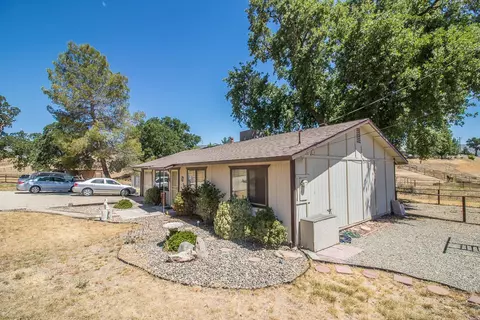 22120 Lilac St, Tehachapi, CA 93561 photo 3