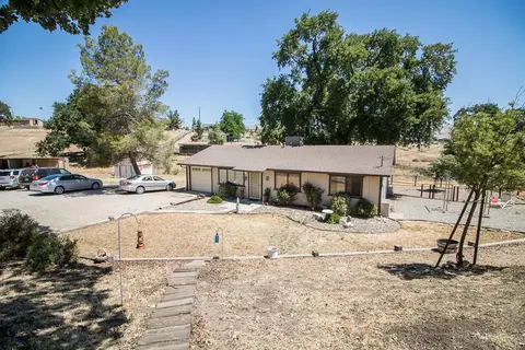 22120 Lilac St, Tehachapi, CA 93561 photo 4