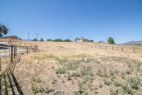 22120 Lilac St, Tehachapi, CA 93561 photo 25