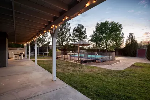45909 37th St E, Lancaster, CA 93535 photo 2