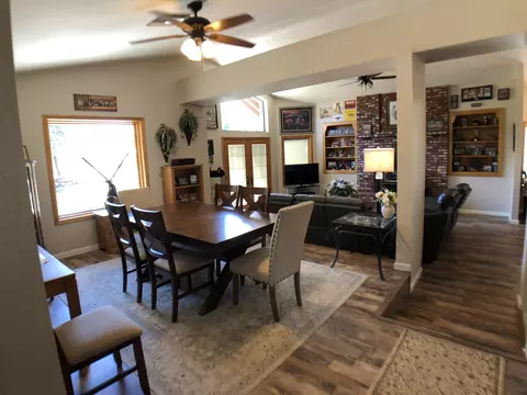 23371 Lakeview Dr, Tehachapi, CA 93561 photo 7