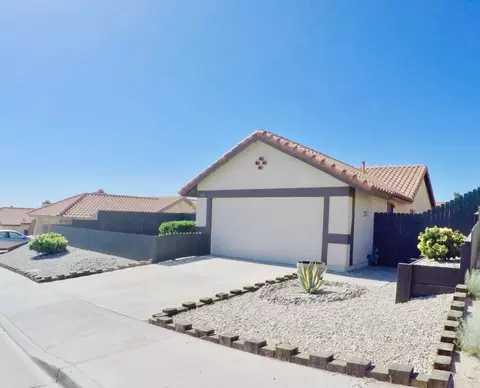 554 Morningside, Palmdale, CA 93551 photo 2