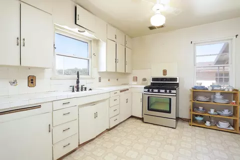 38552 E 11th St, Palmdale, CA 93550 photo 6