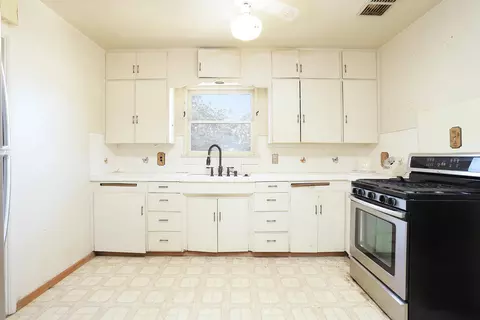 38552 E 11th St, Palmdale, CA 93550 photo 7