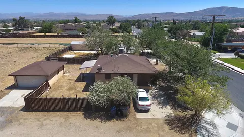 38552 E 11th St, Palmdale, CA 93550 photo 1