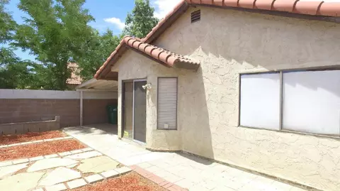 37012 33rd St E St E, Palmdale, CA 93550 photo 3