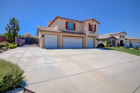 41721 Firenze St, Lancaster, CA 93536 photo 2