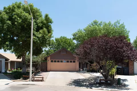 202 Chestnut Ct, Tehachapi, CA 93561 photo 1