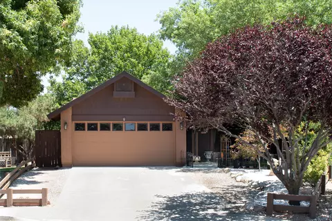 202 Chestnut Ct, Tehachapi, CA 93561 photo 2