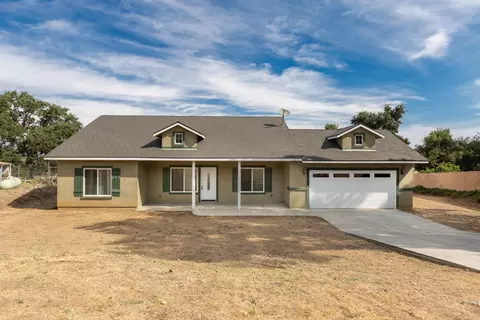 21931 Berne St, Tehachapi, CA 93561 photo 2