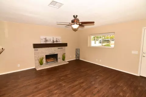 41807 50th St W, Lancaster, CA 93536 photo 2
