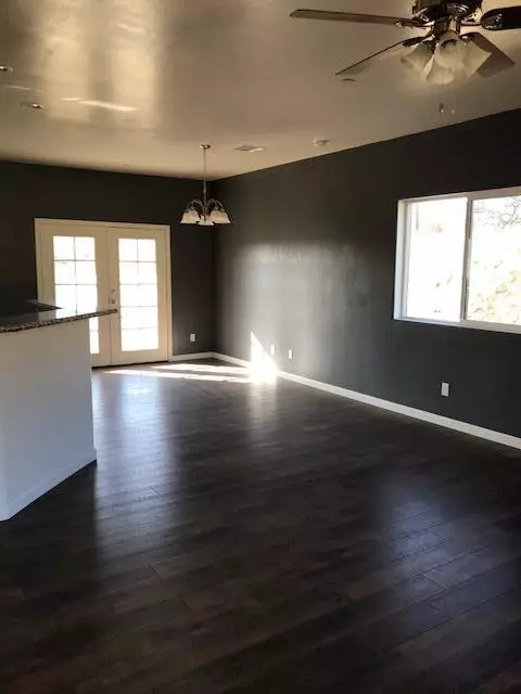 21217 Indian Wells Dr, Tehachapi, CA 93561 photo 4