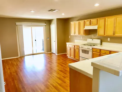 1800 Jackman St E, Lancaster, CA 93535 photo 4
