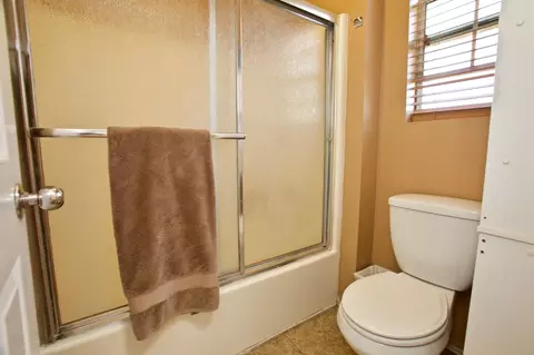 2013 Ivesbrook Street St E, Lancaster, CA 93535 photo 12
