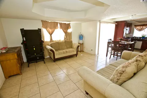 2013 Ivesbrook Street St E, Lancaster, CA 93535 photo 7