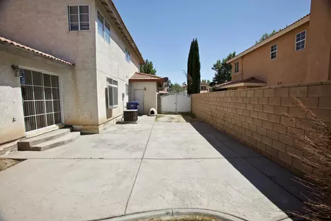 2013 Ivesbrook Street St E, Lancaster, CA 93535 photo 21